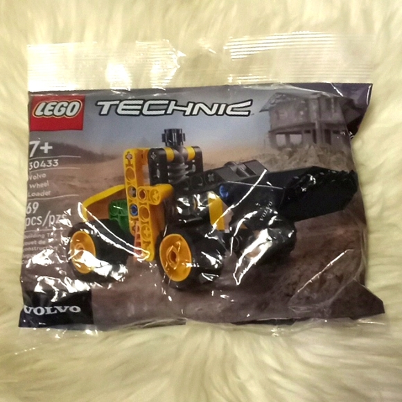 Lego Technic  Volvo Building Toy - Picture 5 of 12